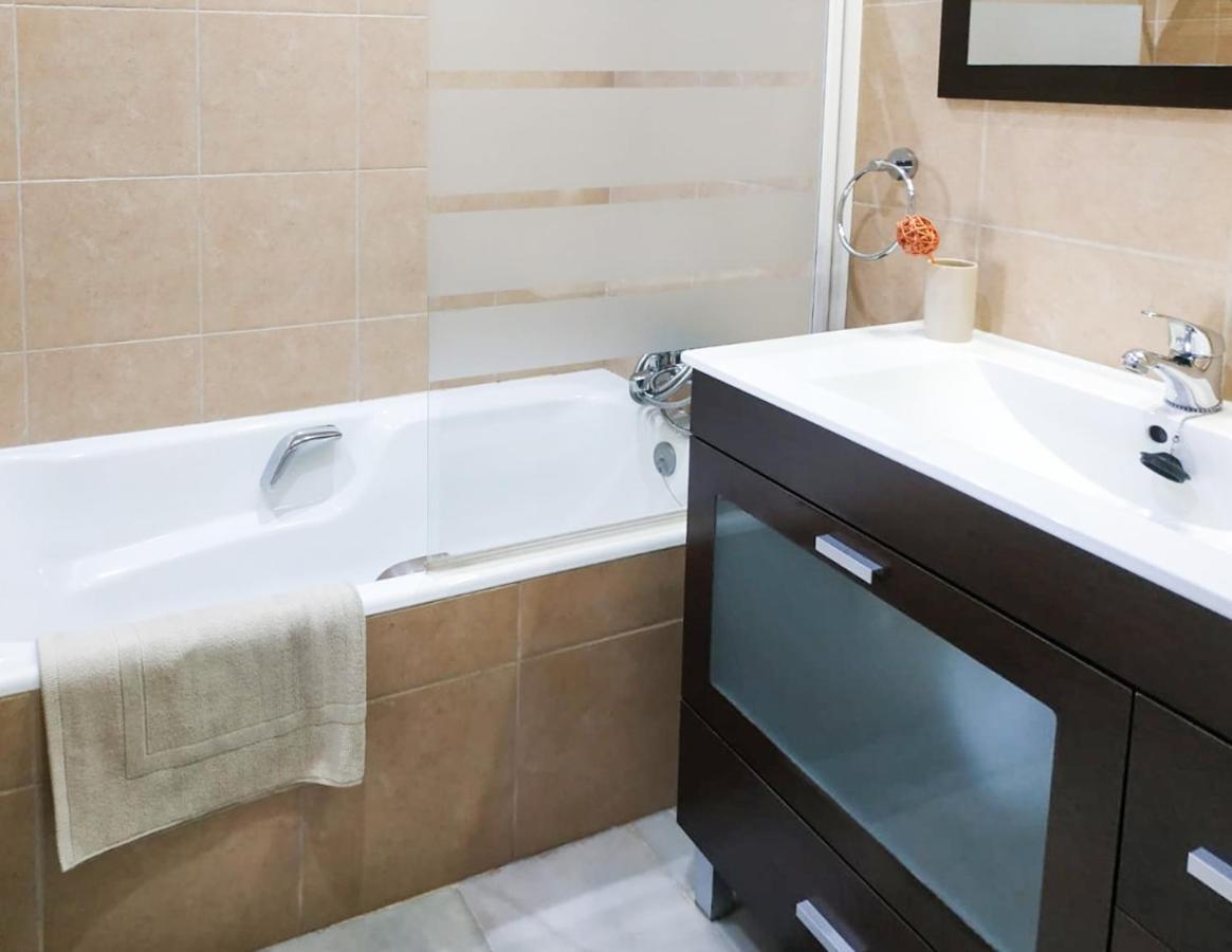 Homelystay-Benalmadena, Puerto Marina المظهر الخارجي الصورة